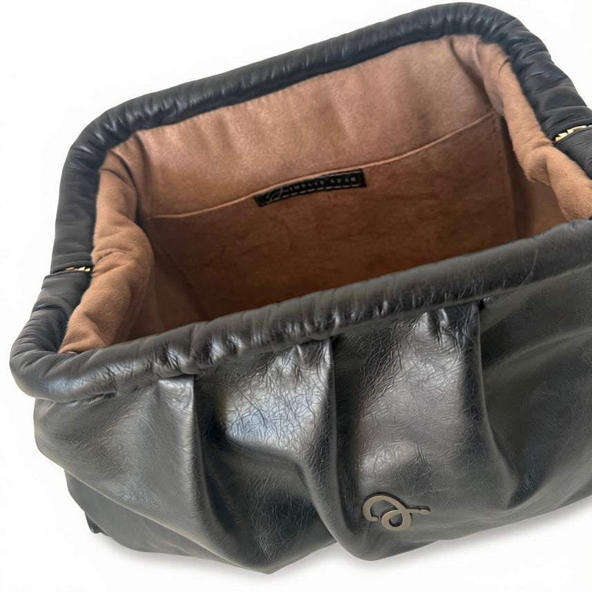 Mila pouch